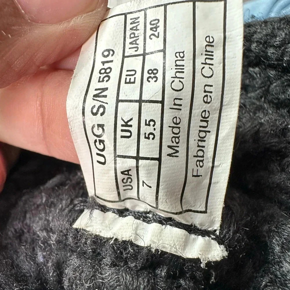 UGG Classic Cardy Boots - Picture 6 of 9